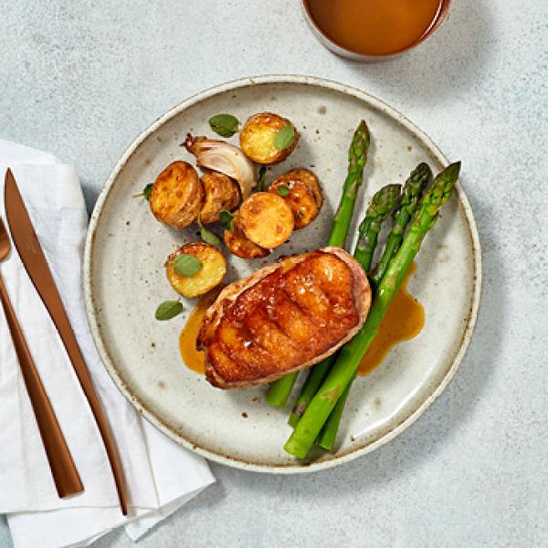 Duck Breast with crushed potatoes, asparagus and spiced sauce Recipe
